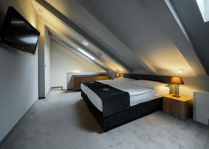 Hotel Noir
